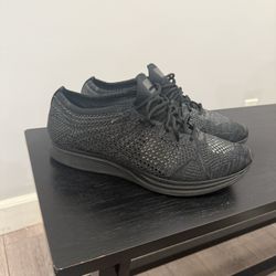 Nike Flyknit Racers Size 10.5 All Black Great Condition!