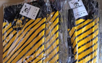 Bench Gripz short sleeve tee, S,M &L. NEW!