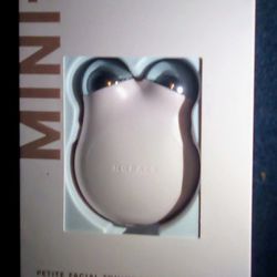NuFACE MINI+ Starter Kit 

$250 Value For $100 !!
