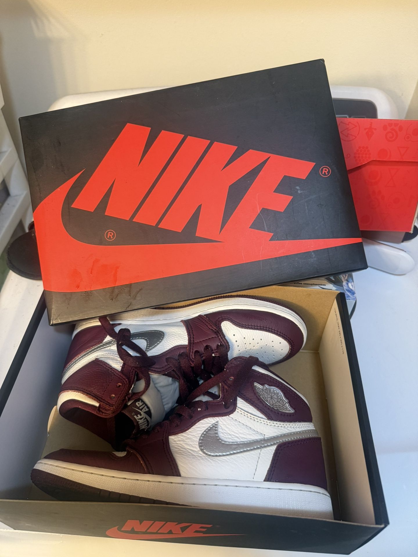Nike air jordan 1 mid magenta