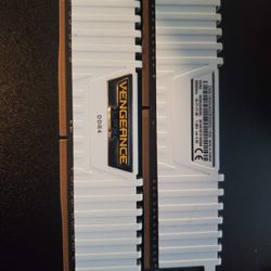 Corsair VENGEANCE Ddr4 3000