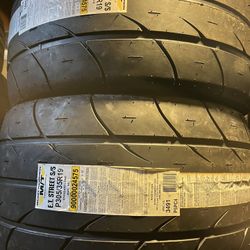 (2) MICKEY THOMPSON P305/35R19 TIRES FOR SALE!!!!! A PAIR!!!!