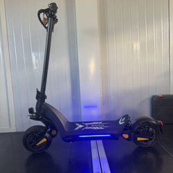 Dual-motor high-speed electric scooter