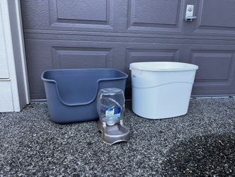 Cat Littler Box And Watering Bowl