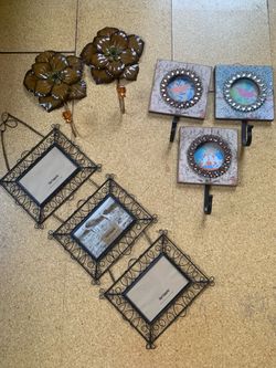 Pier1 frames and hooks