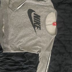 Small Nike Sweartshirt 