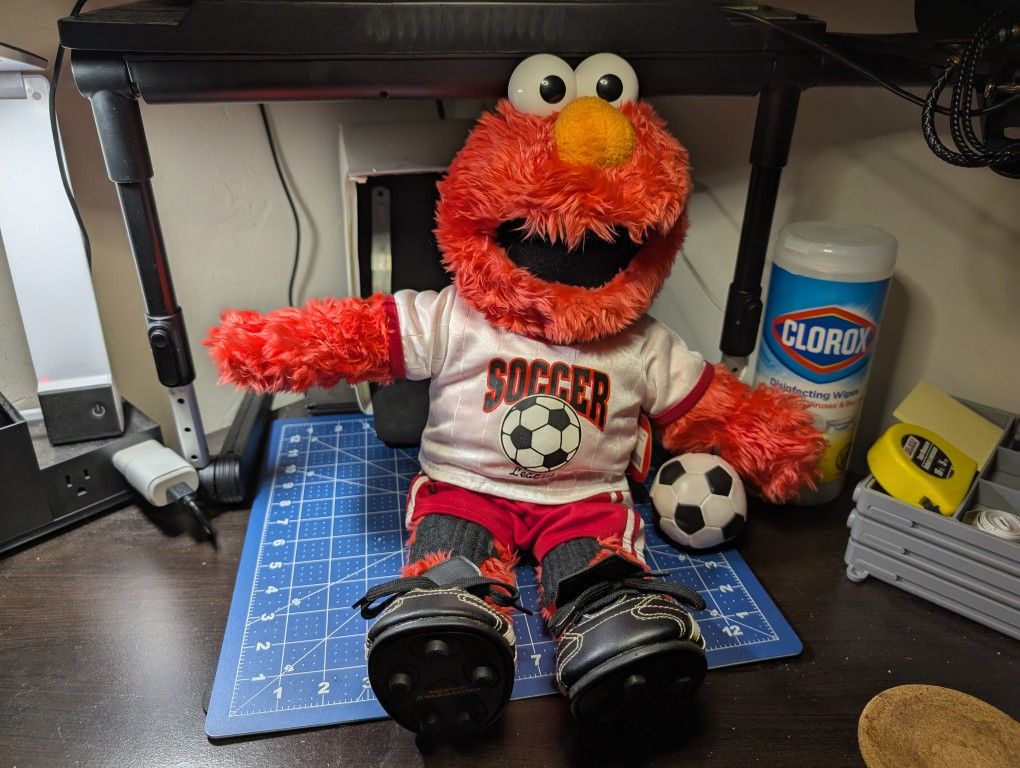 Build a Bear Workshop Red Elmo Sesame Street 2004 Retired Plush 19" Soccer Ball