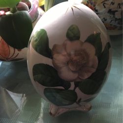 big porcelane easter egg