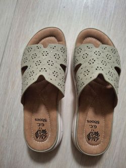 Sandals- Sz 8