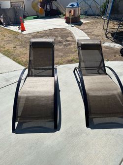 Set of 2 Outdoor Chaise Lounge Chairs