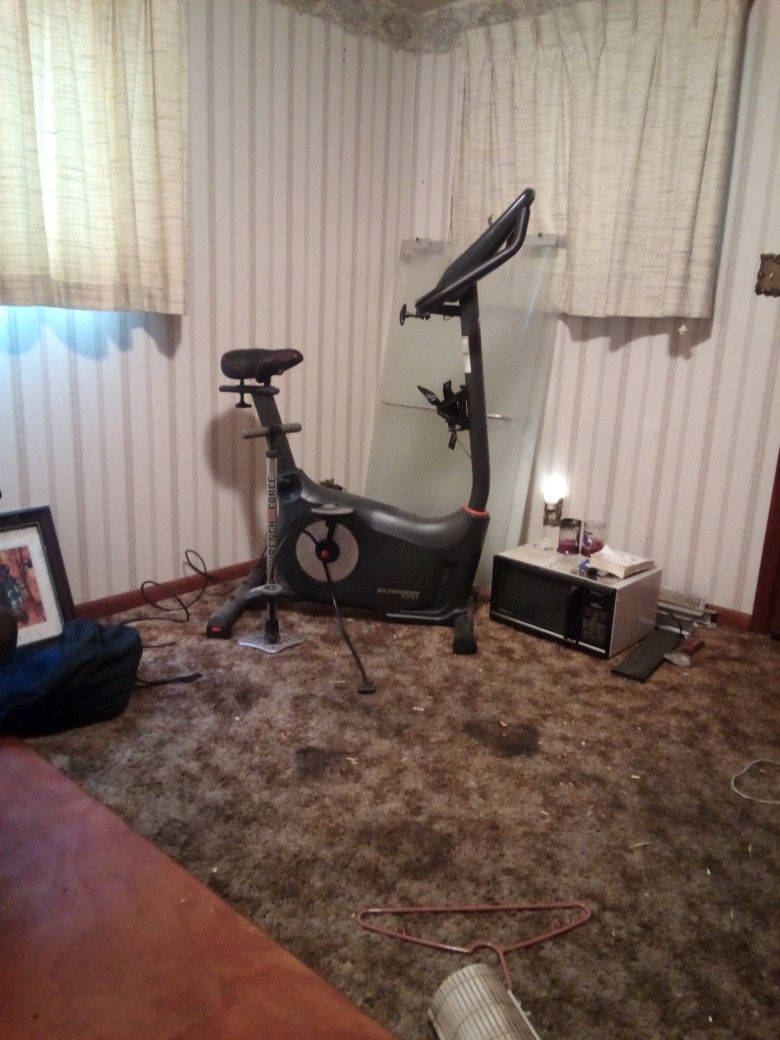 Schwinn 170 Exercise Bike