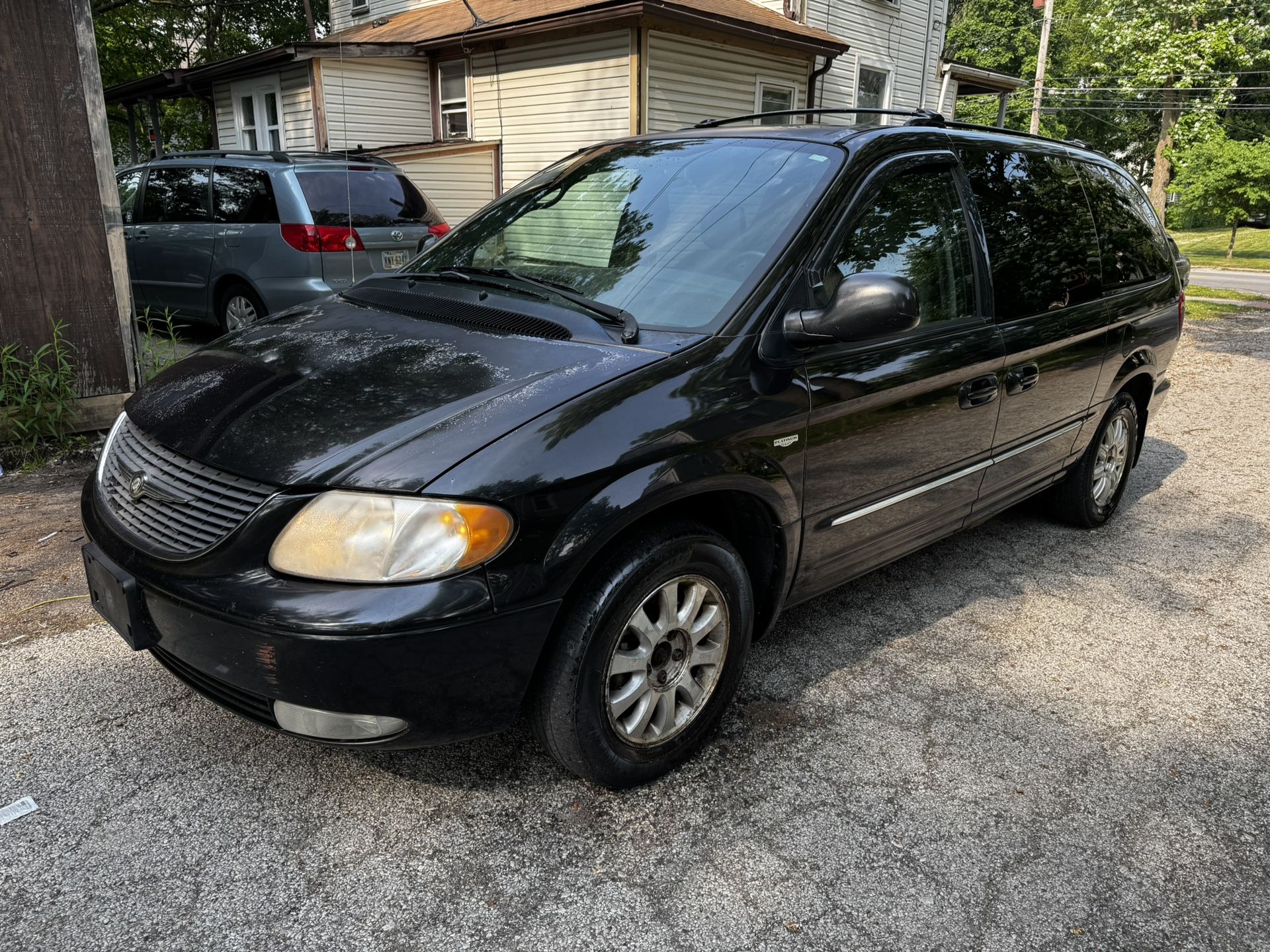 2004 Chrysler Town & Country