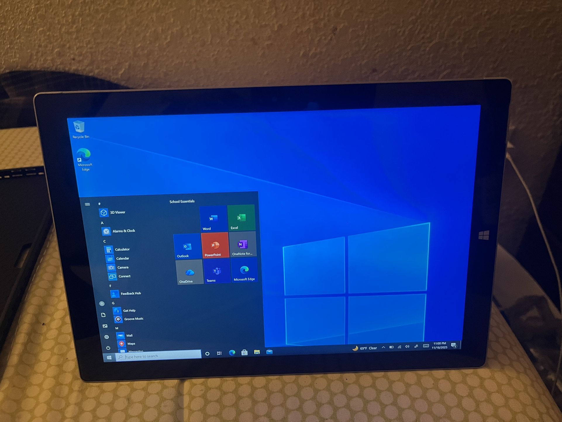 Microsoft Surface Pro 3. i5 Processor