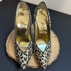 VTG Frederick’s of Hollywood Retro Leopard Print Gold Pumps Heels Size 6