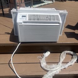 Air Conditioner 6,000 BTU-missing filter but works great 