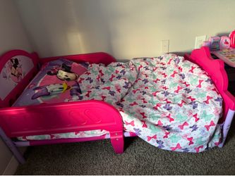 Minnie & Daisy Toddler Bed