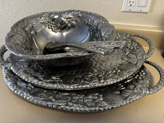 Lenox Serving platters perfect for Thanksgiving or Christmas