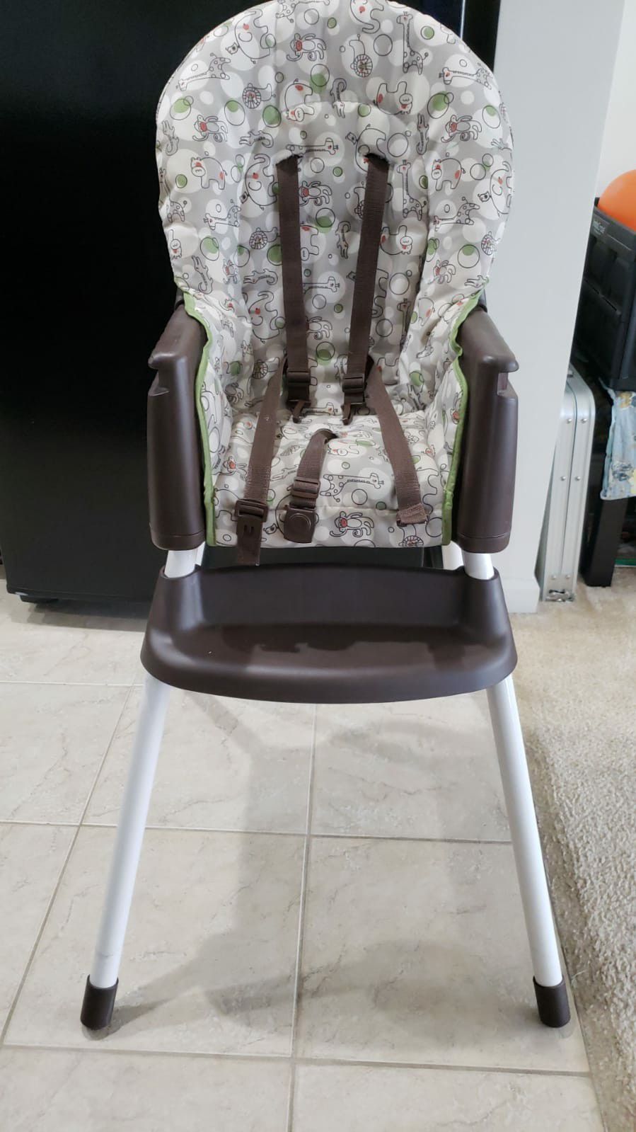 Graco high chair converts to booster seat