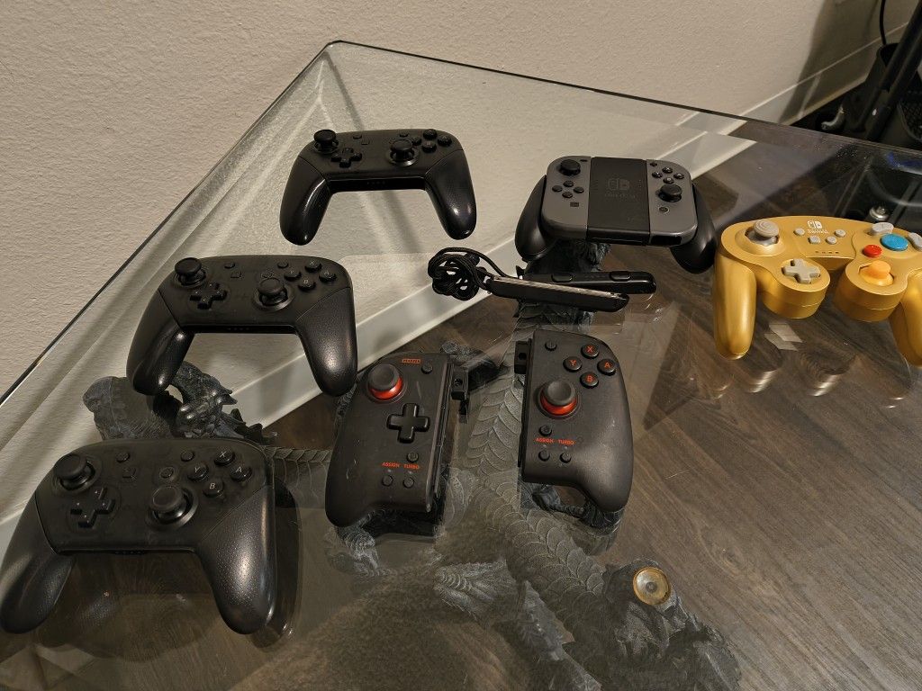 Nintendo Switch CONTROLLERS 
