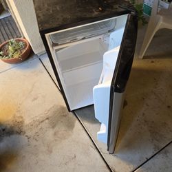 Mini Fridge Complete