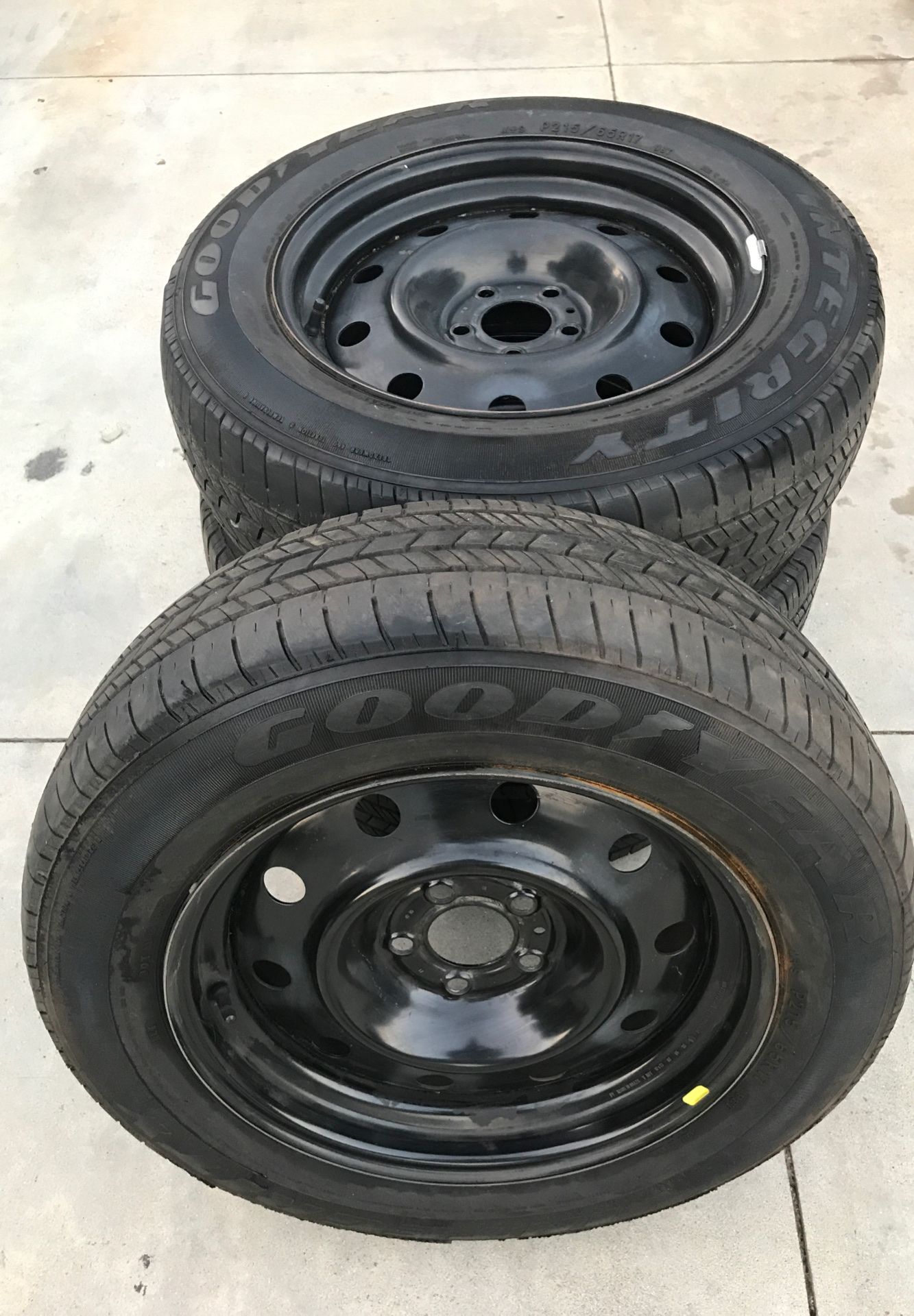 Goodyear tires P215/65R17 for Sale in Garden Grove, CA OfferUp