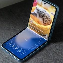 Brand new sealed Galaxy.
Z Flip 7