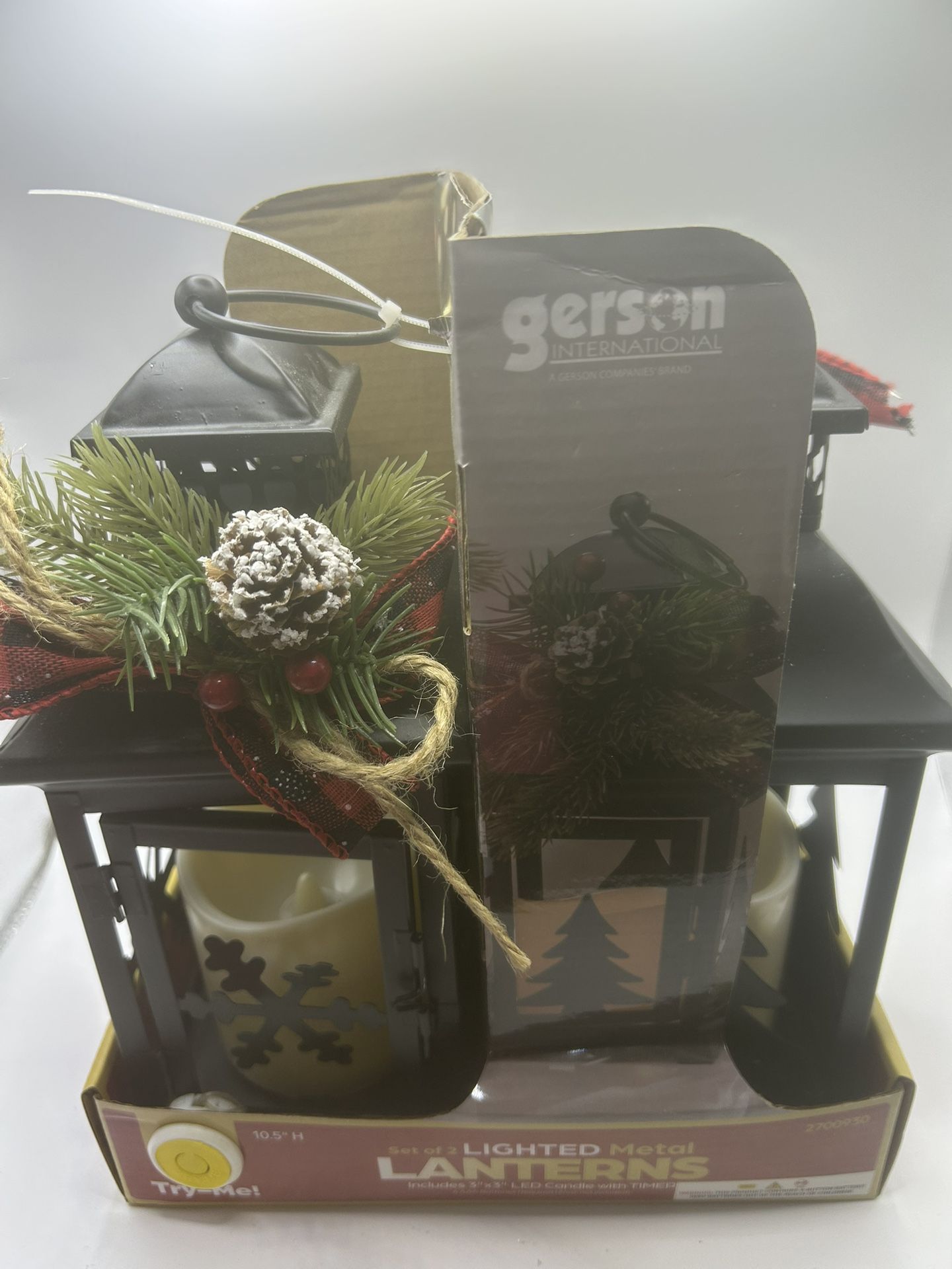 NIB GERSON Set Of 2 Lighted Metal Lanterns w/ Battery Operated Candles