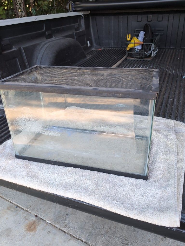 Animal Aquarium or Small Fish Tank 