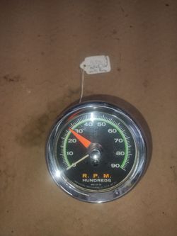 Vintage Sun SST-90 9,000 RPM Tachometer working order 6v 
$60