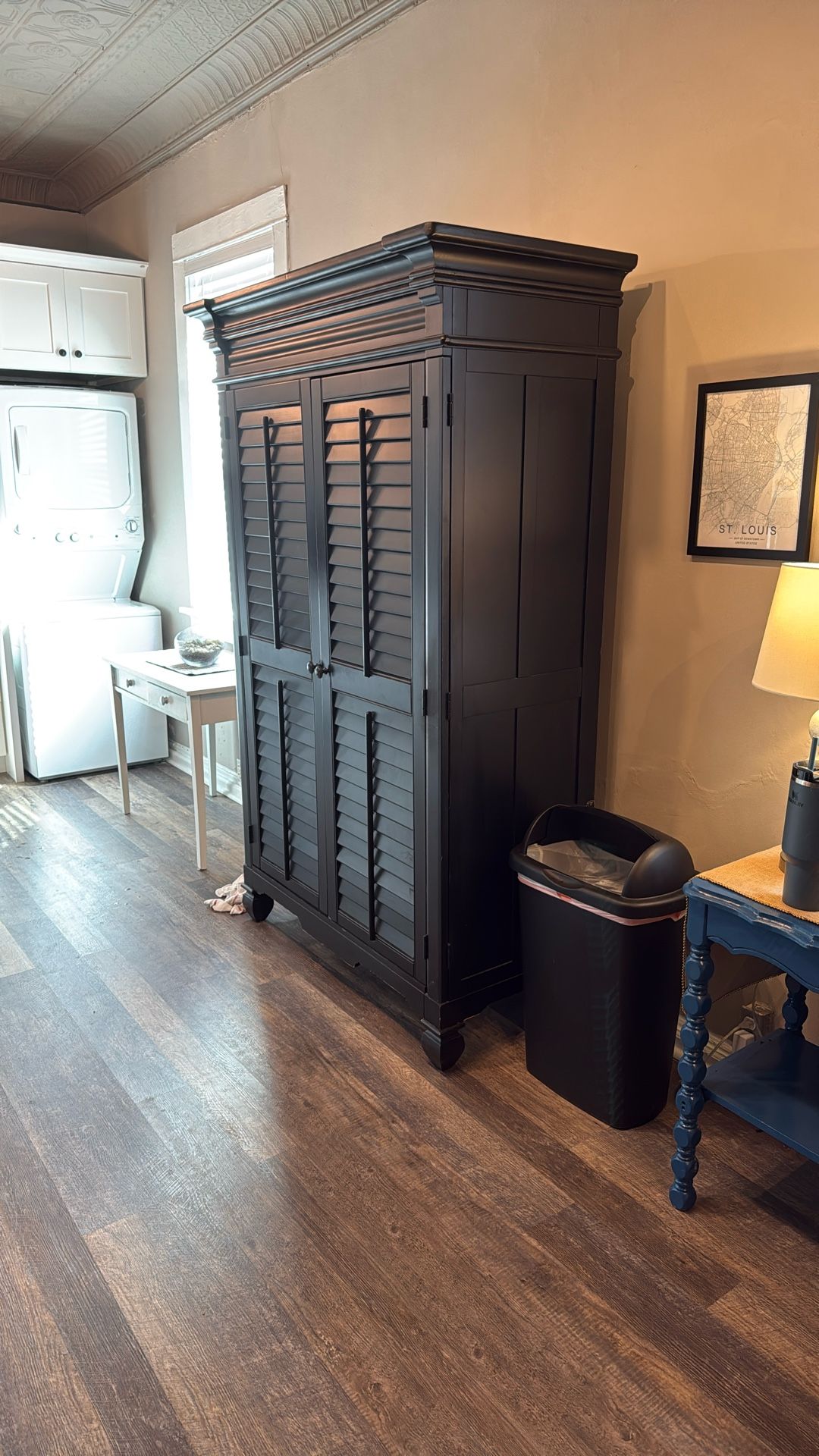 Armoire