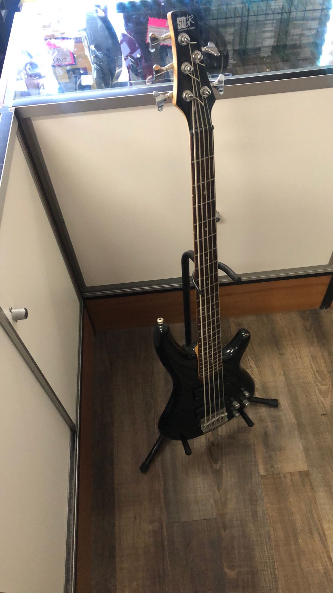 96091 Soundgear SR305DX 5-string Solid Body Black Bass Guitar (No Case) 572025