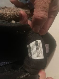 Sneakers Size 10
