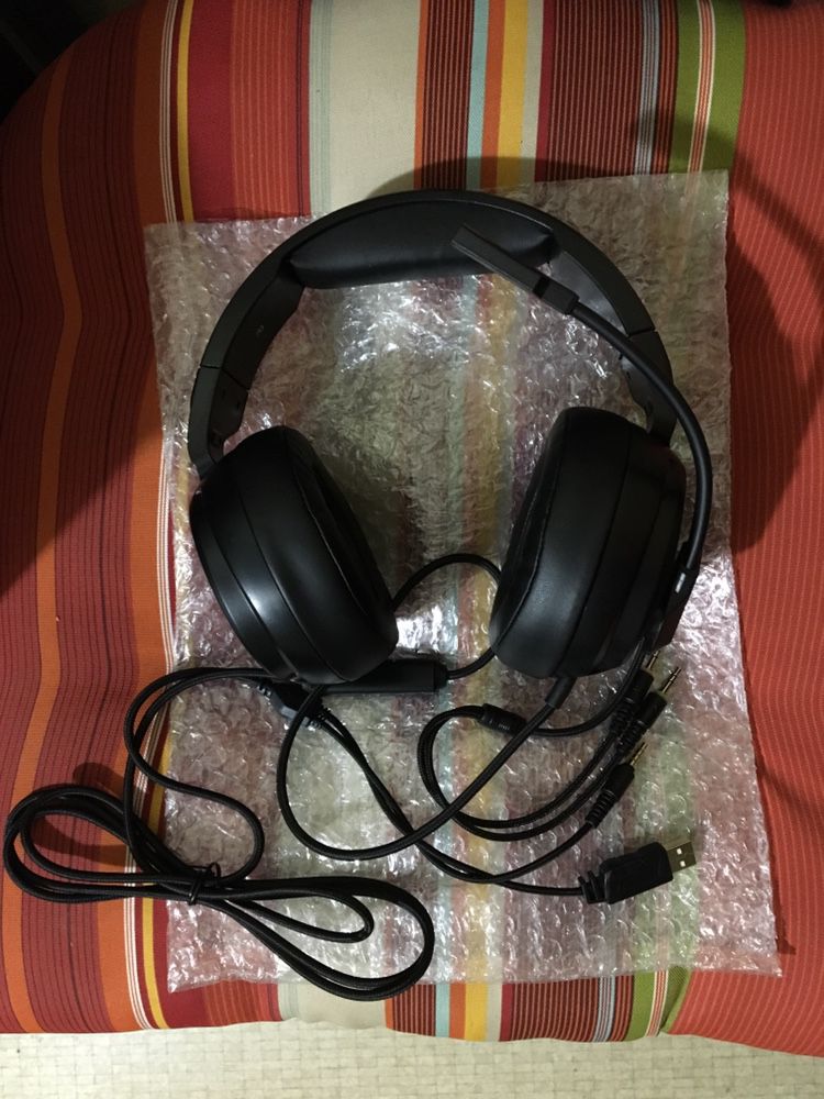 New Gaming Head Phones  In Box  Never Used!