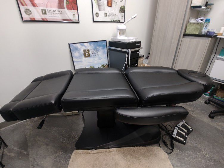 Electric Bed For Facials, Tattoo Service Or Medical 