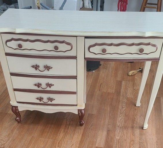 Vintage French Provincial Desk / Vanity