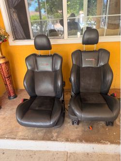 Chrysler 300 srt8 seats