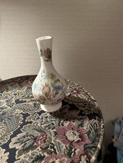 “ Wild Tudor “ Vase