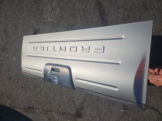 OEM tailgate nissan Frontier 04 available