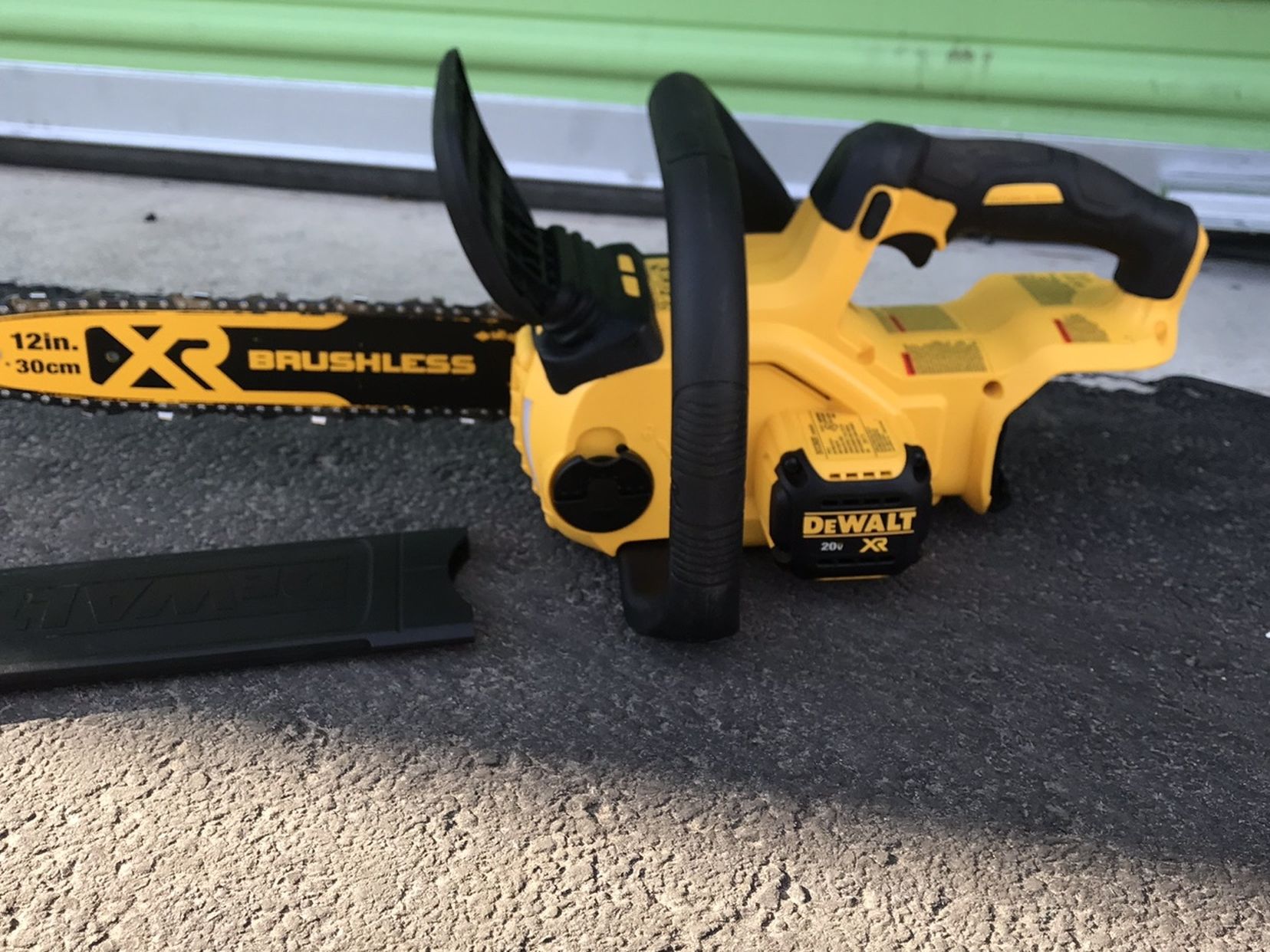 Dewalt XR Chainsaw 20 Vol 12”