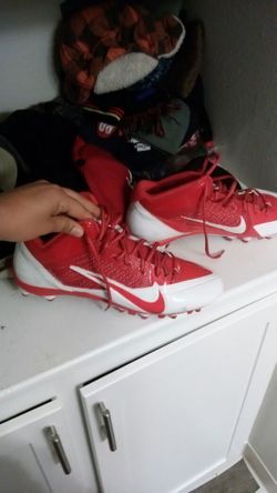 Size 13 men nike cleats