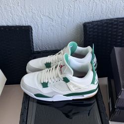 Jordan 4Retro SB Pine Green