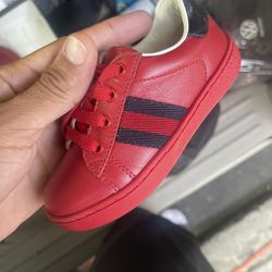 TODDLER GUCCI SNEAKERS SIZE 23 boys