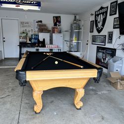 Pool Table 8ft ( Free Delivery & Set Up & New Color Felt Of Your Choice ) 