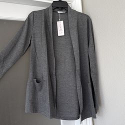 New super light and versityl grey cardigan with pockets