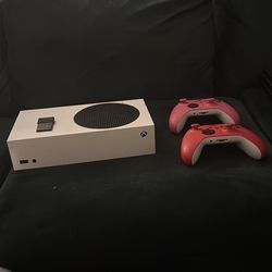 Xbox series S with controllers and 1 TB storage
