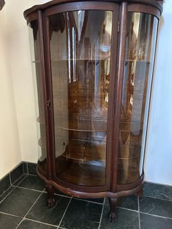 CURVED GLASS CURIO CABINET
