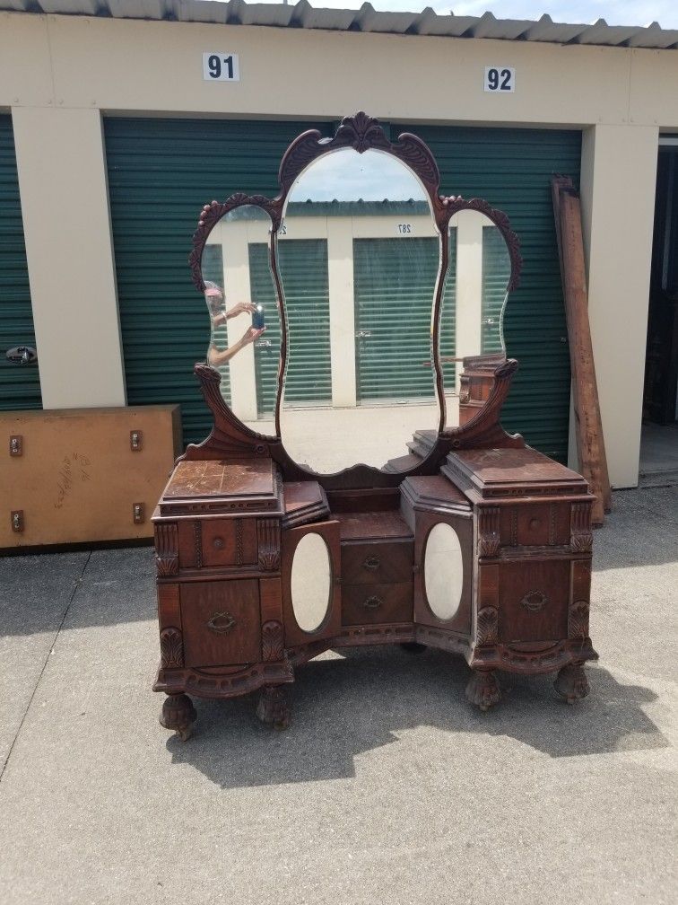 Antique Furniture 