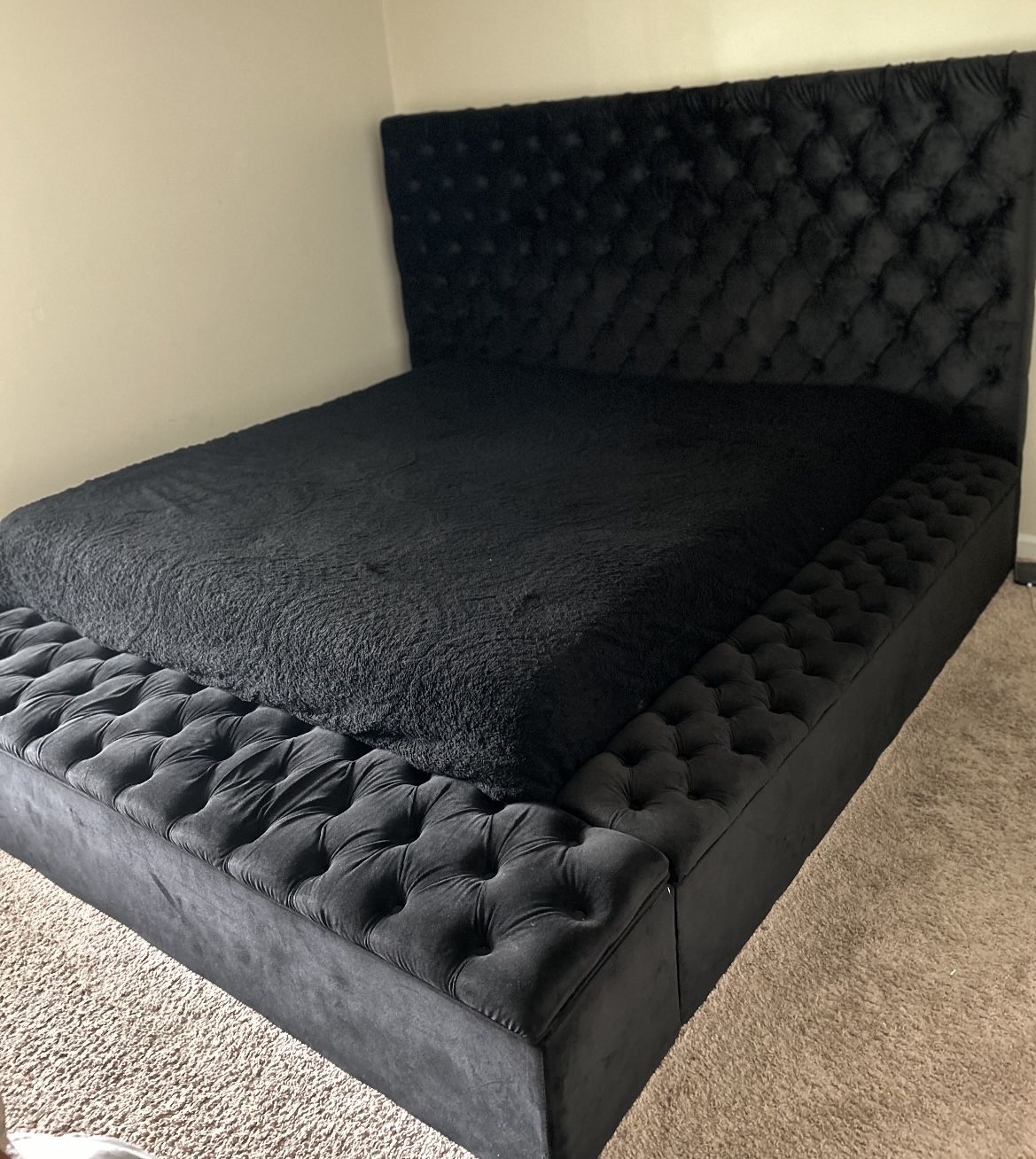 King Sized Upholstered Platform Storage Bed Make Me An Offer