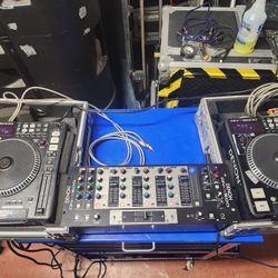 Denon Mixer And 2 CDJ PLAYERS With Cases