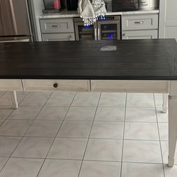 Shelby Dining Table